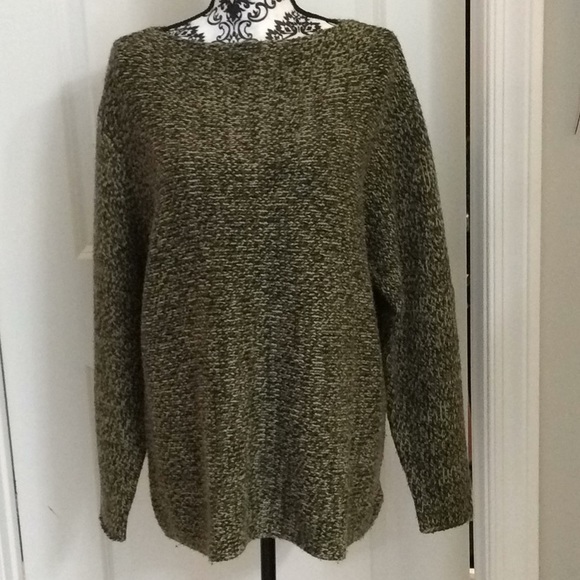 Woman’s boatneck long sleeve sweater - Picture 1 of 7